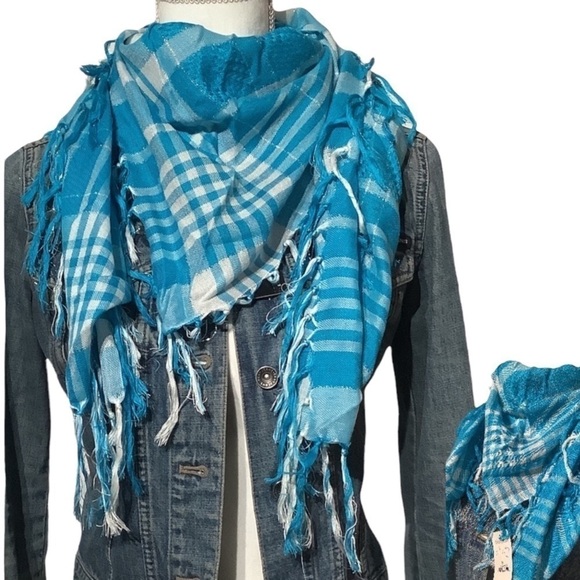 EXPRESS NWT - fringe scarf 40x40 IN glitter silver - Picture 2 of 4